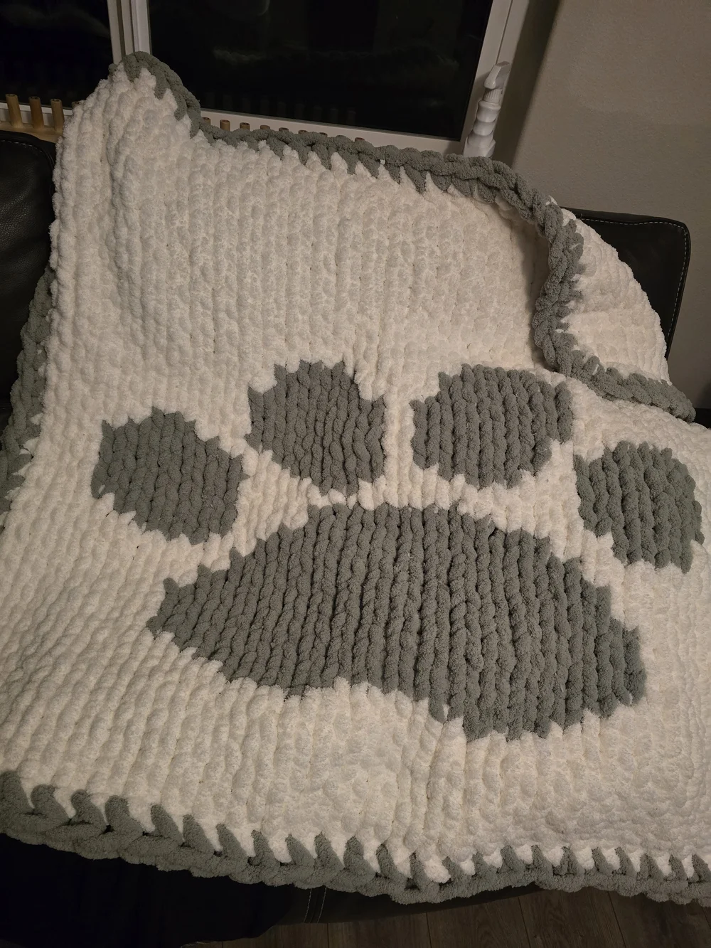Hand Made Plush Paw-Print Pet Blanket - Cream and Sage